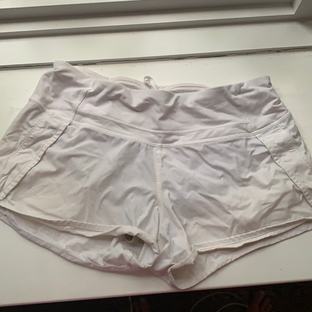 White lululemon shorts
